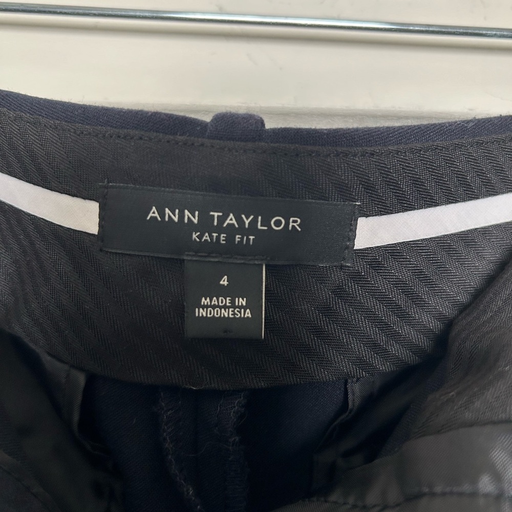 Ann Taylor Navy Ankle Cropped Pants - Picture 3 of 3